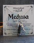 Moondust and Raven - Collana Amuleto con Barattolo Incantato di Medusa, Gioielli di Cristallo Stregati