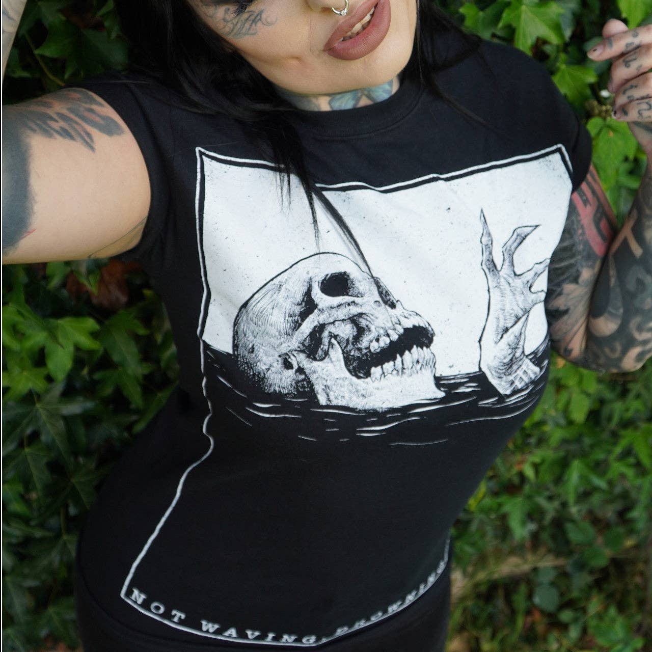 Godmachine T-shirt unisex Not Waving, Drowning