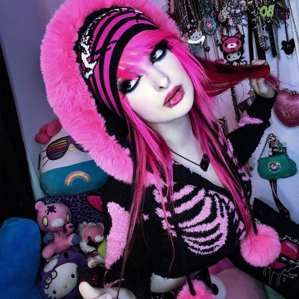 Cardigan in pelliccia rosa Bony Rib Cage Skelly