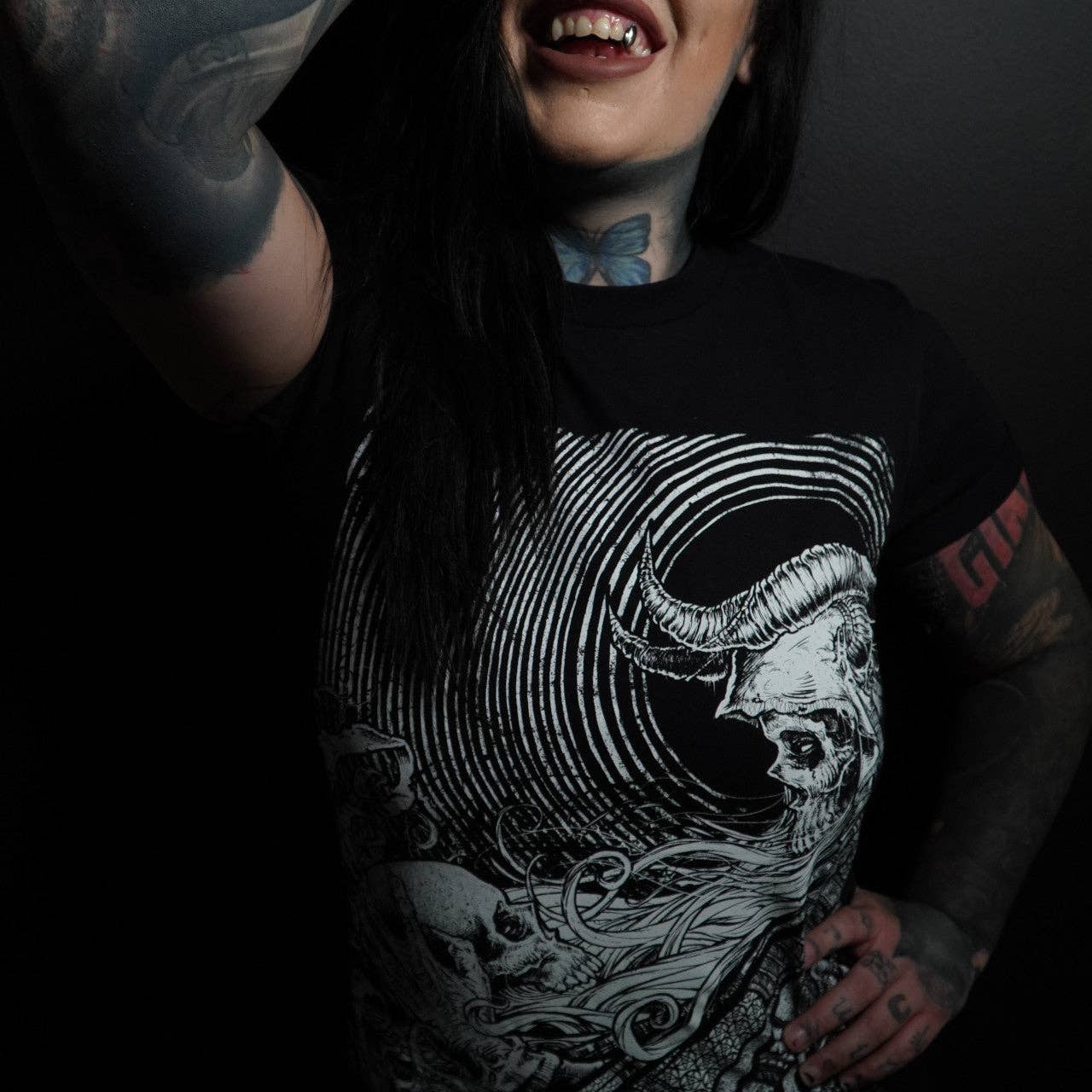 Godmachine T-shirt unisex con ritratto di signora