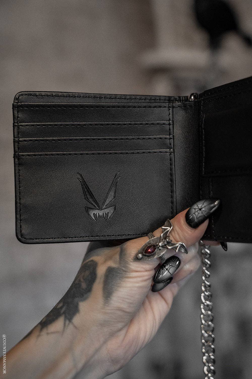 vampirefreaks - Portafoglio Bifold con Catena in Rilievo Teschio Drip