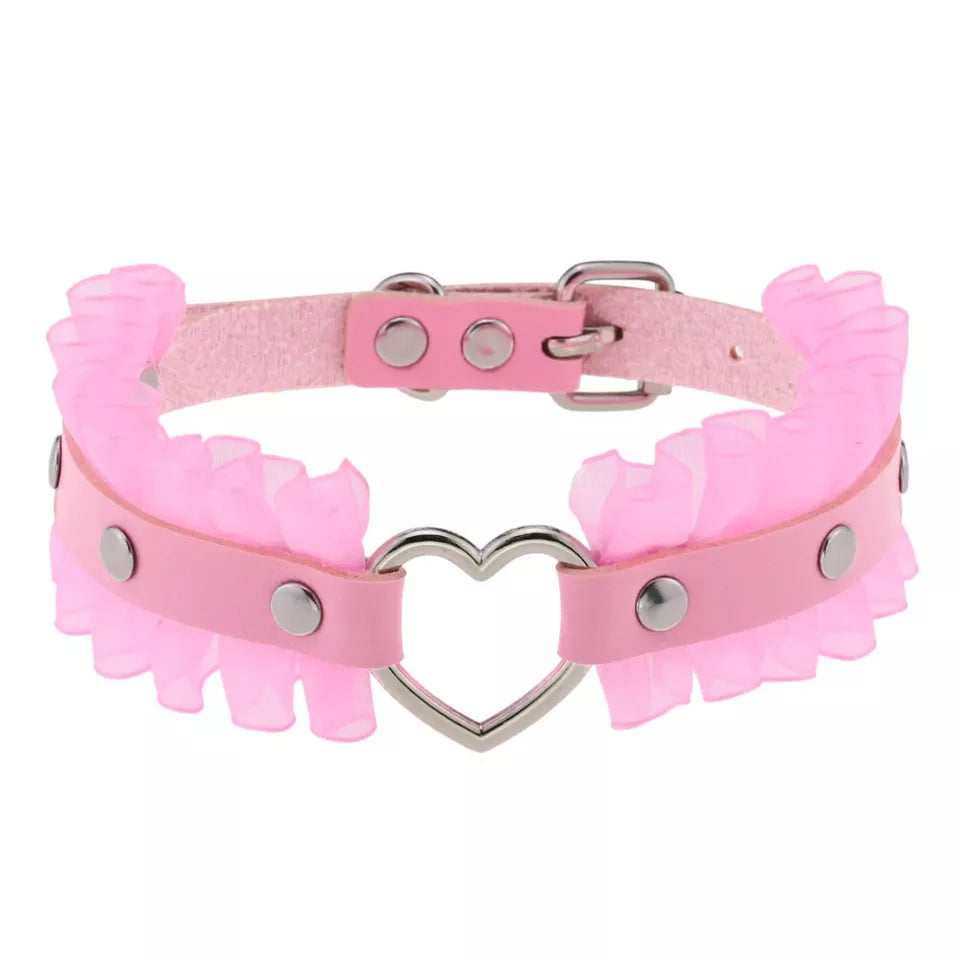 Choker cuore rosa e merletto vegan