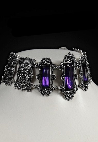 Gircollo Gothic Ancient Purple