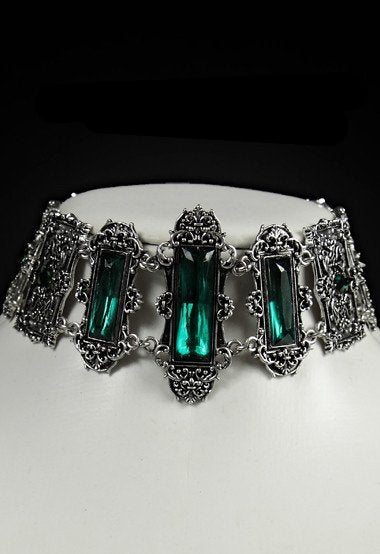 Gircollo Gothic Ancient Emerald