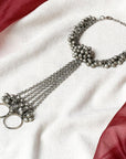 Quirky Fashions - Bracciale Hathphool in Argento Ossidato con Ghungroo Fatto a Mano